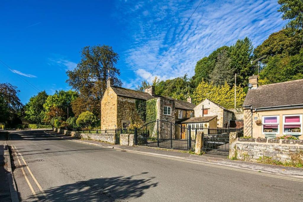 The Artists Loft - A Superb Cottage Sensitively Converted From A Grade II Listed 17Th Century Building Bakewell Eksteriør bilde