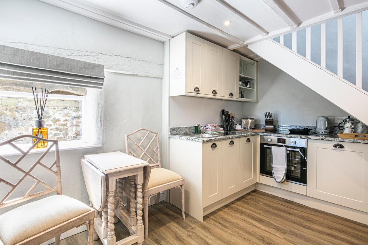 The Artists Loft - A Superb Cottage Sensitively Converted From A Grade II Listed 17Th Century Building Bakewell Eksteriør bilde