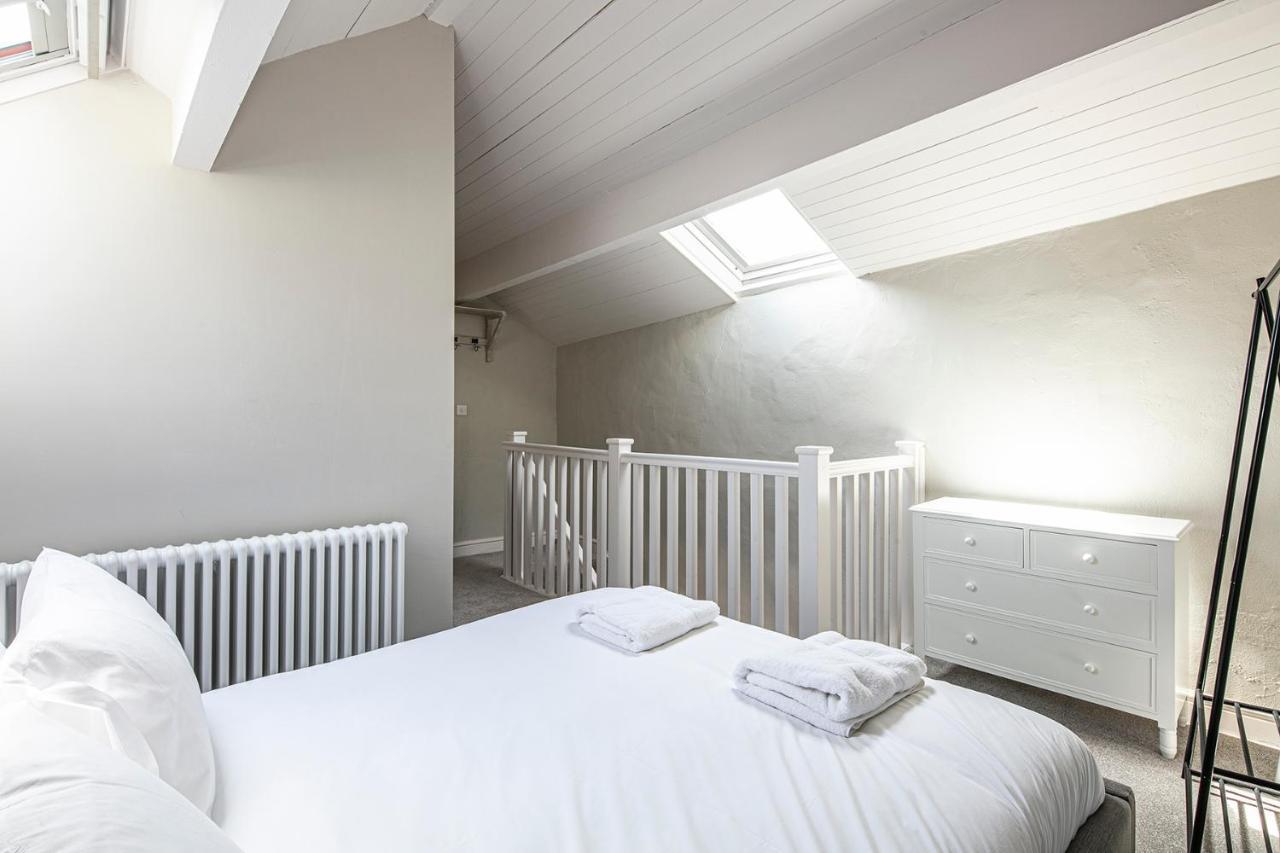The Artists Loft - A Superb Cottage Sensitively Converted From A Grade II Listed 17Th Century Building Bakewell Eksteriør bilde