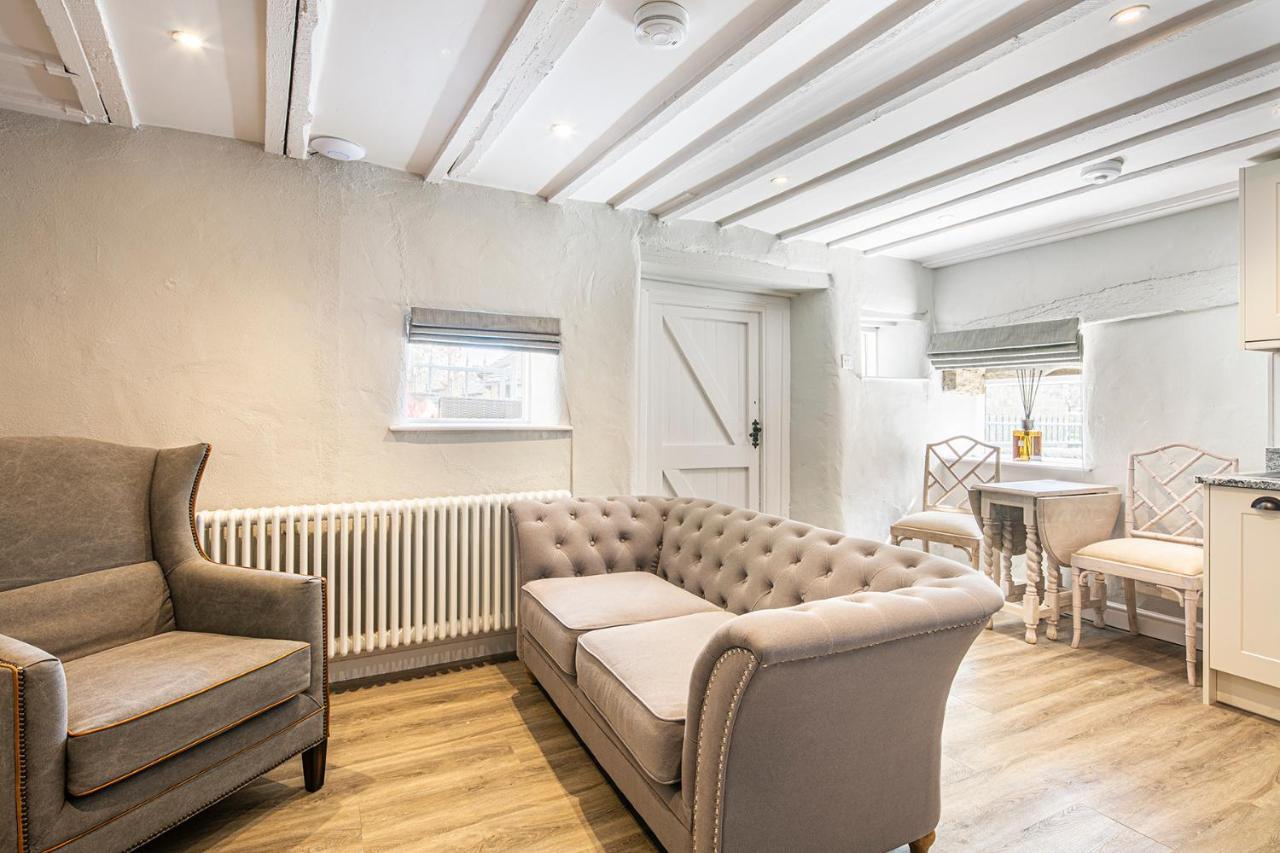 The Artists Loft - A Superb Cottage Sensitively Converted From A Grade II Listed 17Th Century Building Bakewell Eksteriør bilde