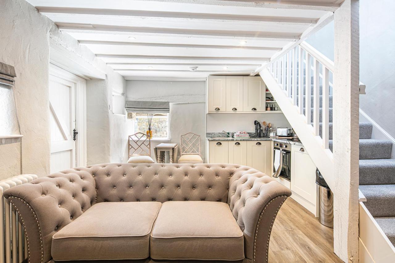 The Artists Loft - A Superb Cottage Sensitively Converted From A Grade II Listed 17Th Century Building Bakewell Eksteriør bilde